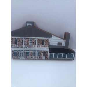 The Cat's Meow The Hotel Limpia Fort Davis Texas Wooden Shelf Sitter 1995 Vtg.